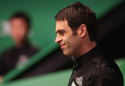 球的表面处 球的表面处